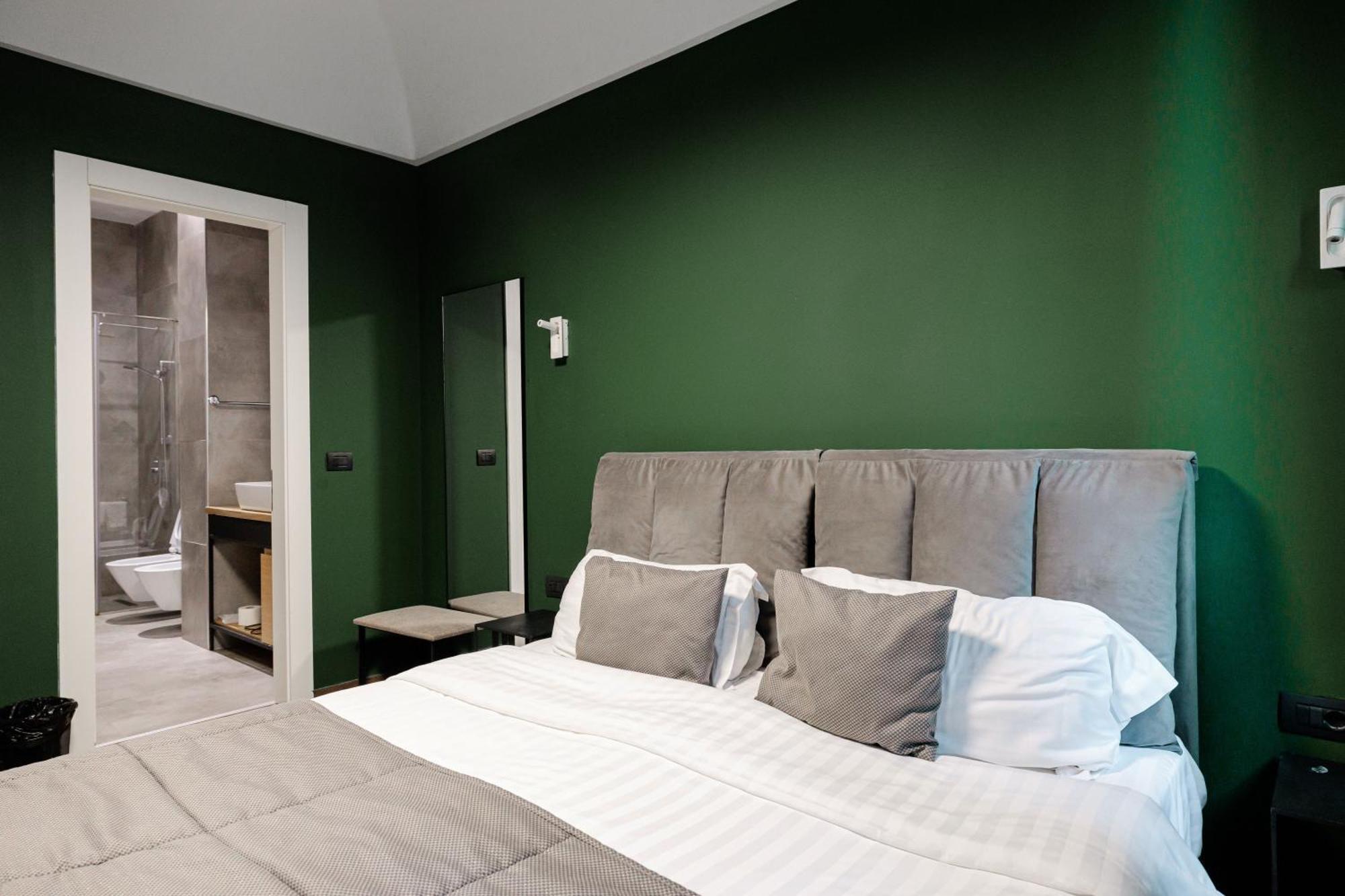 Boutique Hotel Whisky Тирана Екстер'єр фото