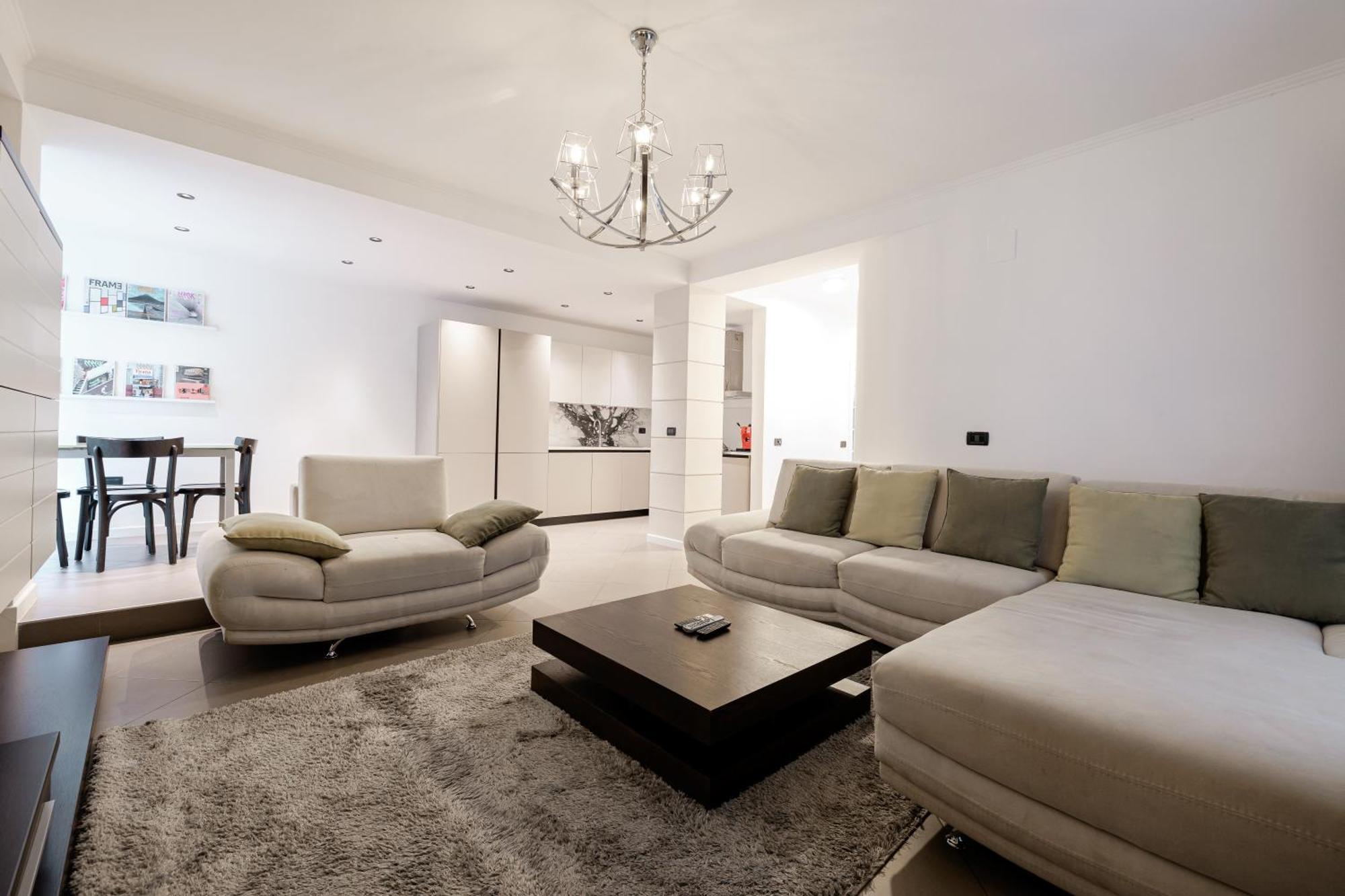 Boutique Hotel Whisky Тирана Екстер'єр фото