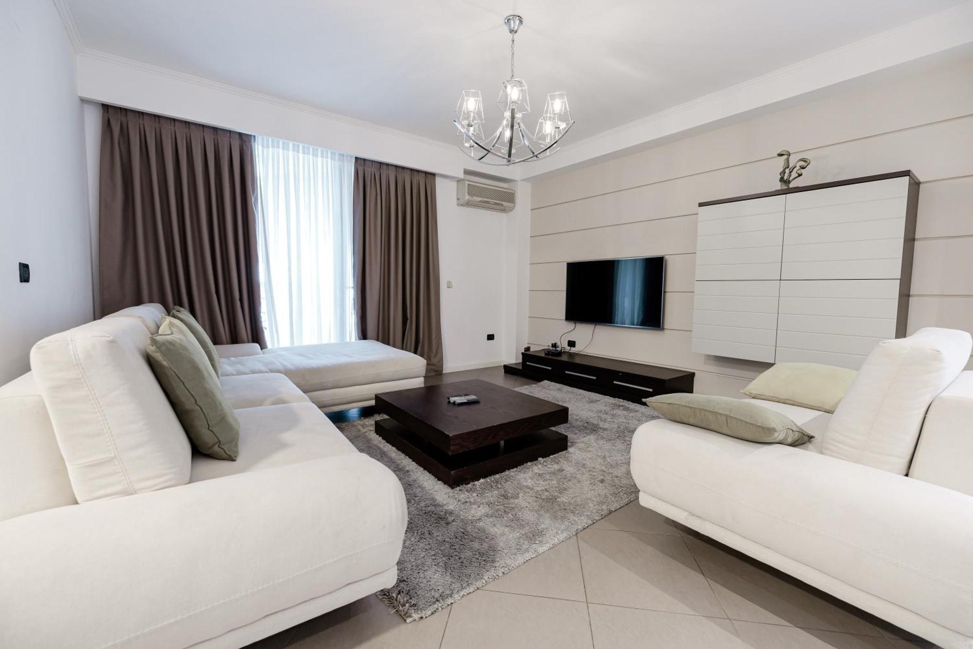 Boutique Hotel Whisky Тирана Екстер'єр фото